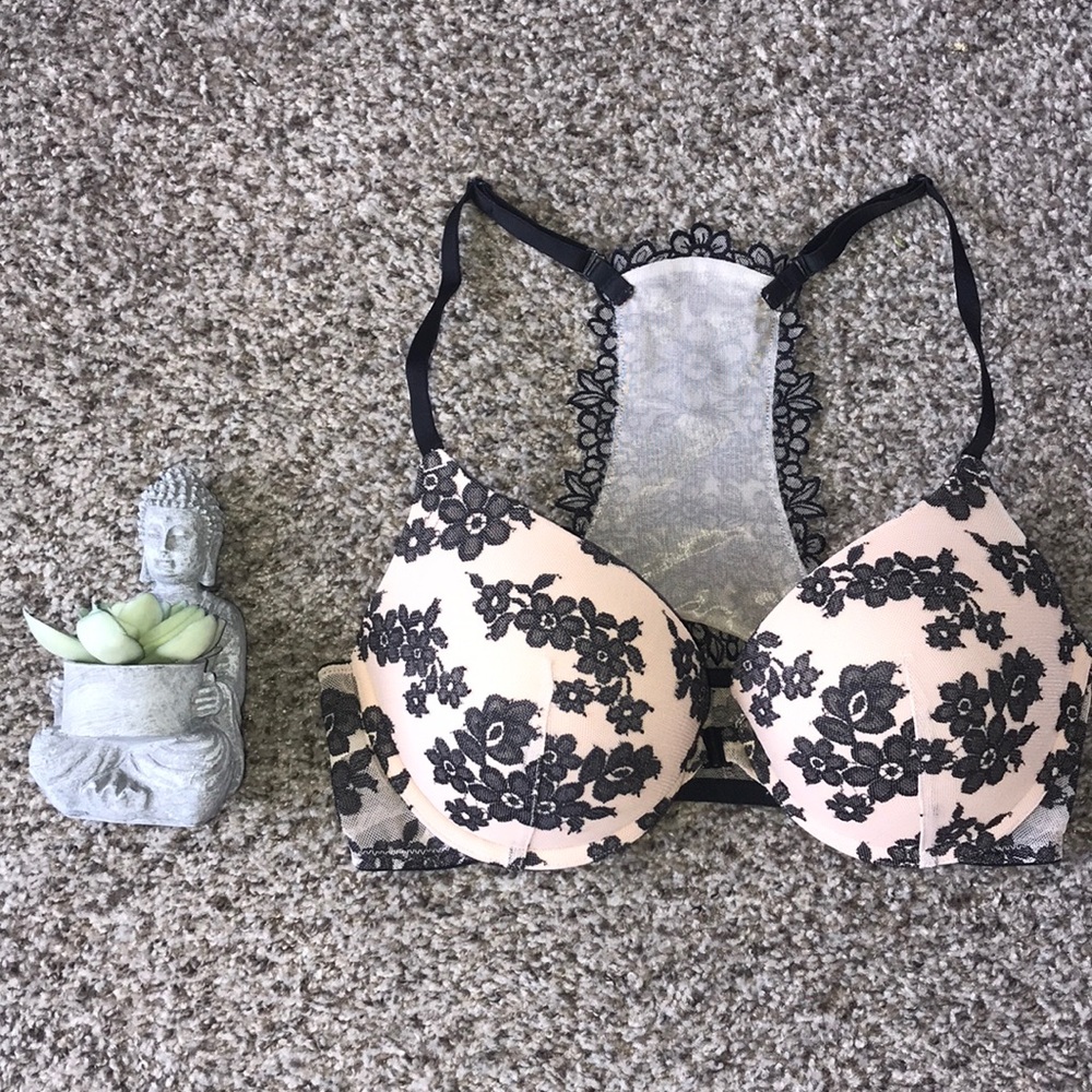 Victoria’s Secret PINK Clip-Front Lacey Back Bra